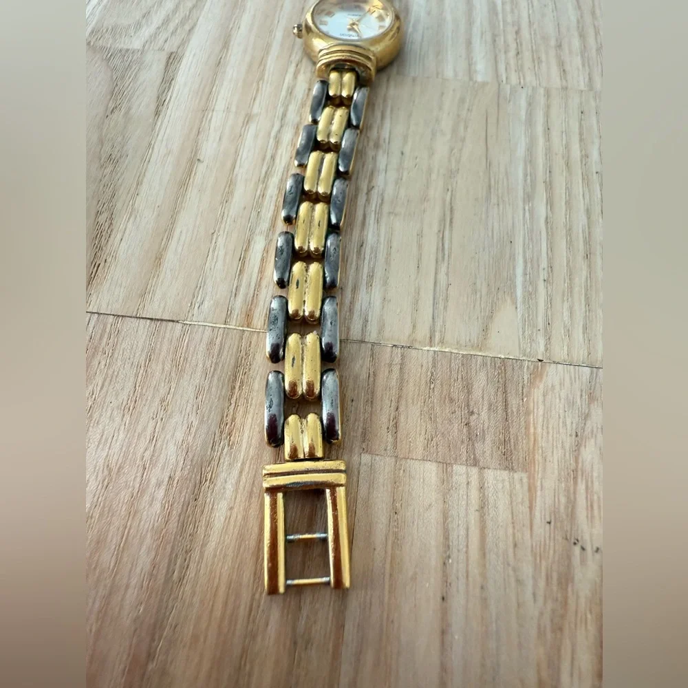 Rare vintage Armitron ladies reversible metal two tone watch NEW BATTERY
